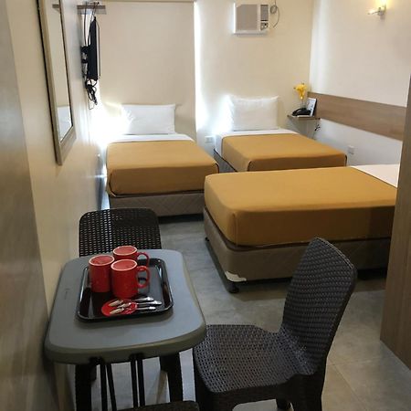 18 Suites Cebu Stadt Exterior foto