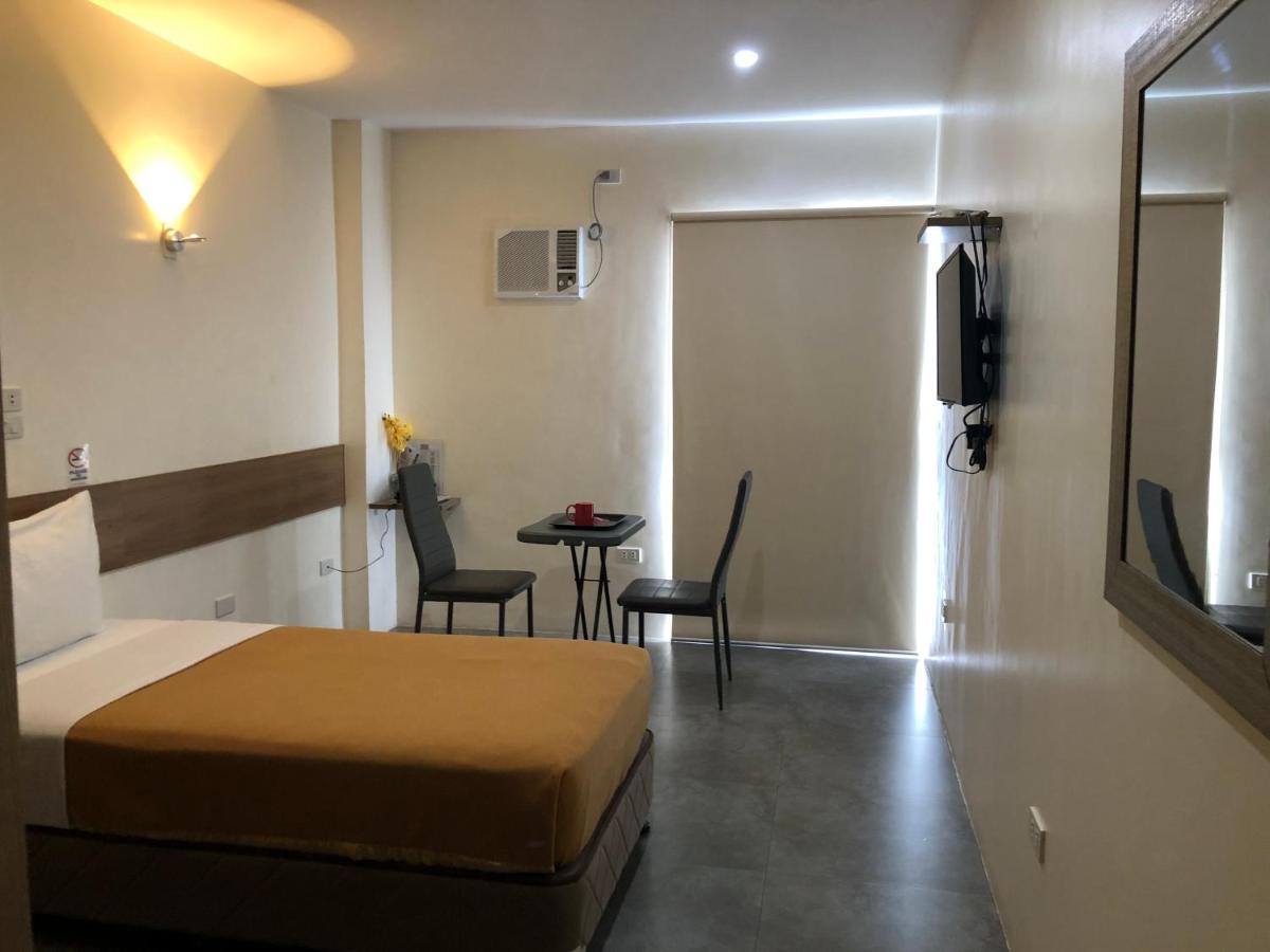 18 Suites Cebu Stadt Exterior foto